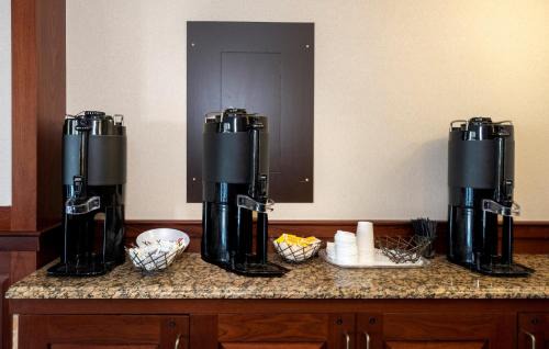 New Castle Hotel | Red Roof Inn & Suites Wilmington – New Castle