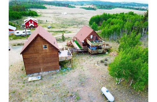 Indian Mountain Cabin | Red's Retreat- beautiful Mtn View, Game Room and Hot Tub!