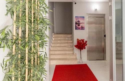 Taksim Hotel | Red Tent Suite 24