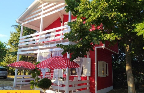 Nea Propontida House | RED Wooden House near the sea in Beautiful Chalkidiki