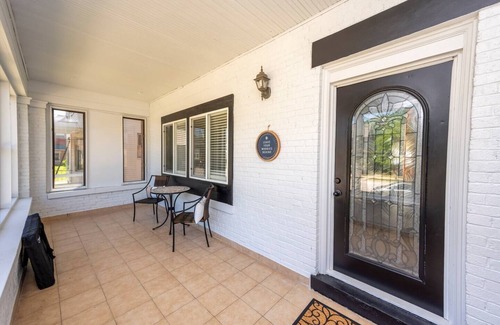 Michigan City House | Red Zen | HotTub-all yr | Firepit | Grill | DogsOK
