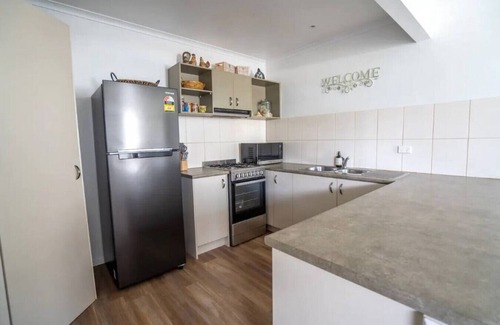 Redan Cottage | RED007 · The Country Cottage: Leafy Ballarat Hideaway