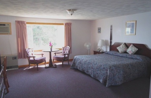 Robbinston Hotel | Redclyffe Shore Motor Inn
