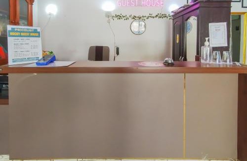 Banjarmasin Hotel | RedDoorz near Gapura Kota Banjarmasin