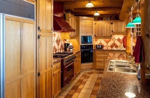 Land O Lakes Cabin | Redstone, a one-of-a-kind, luxurious 7200 sq. ft. impressive Lakeside log home