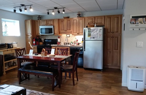 Beech Mountain Cabin | Reduced%30+daysBchMTN/2BR/2BthClean/Comfort/sleeps5/Wifi/Cable/2mi2rsrt🧑🎄⛷️🦃