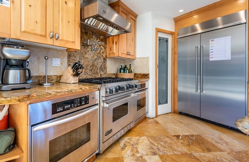 La Jolla Heights House | Reduced - NEW LISTING! La Jolla Shore Family Retreat with Pool and Sauna!