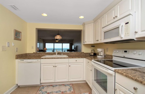 Madeira Beach Condo | Reduced Pricing Thru End Of Year For 5-Star Beach Front Condo, Check 92 Reviews!
