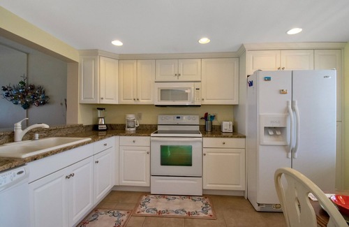 Madeira Beach Condo | Reduced Pricing Thru End Of Year For 5-Star Beach Front Condo, Check 92 Reviews!