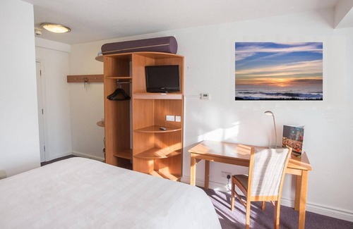 Shirley Hotel | Redwings Lodge Solihull