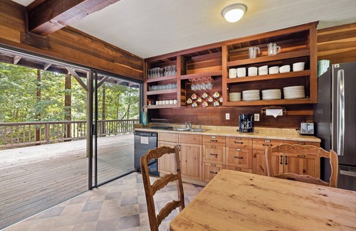 Redwood Valley House | Redwood Barn- 3-bedroom house at Leonard Lake Reserve