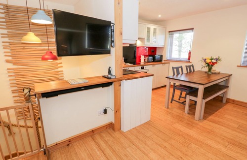 Harlech Cottage | REDWOOD, pet friendly in Harlech
