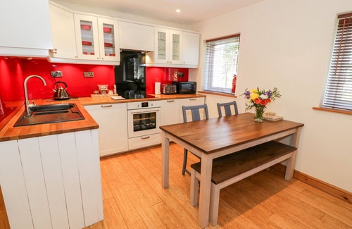 Harlech Cottage | REDWOOD, pet friendly in Harlech