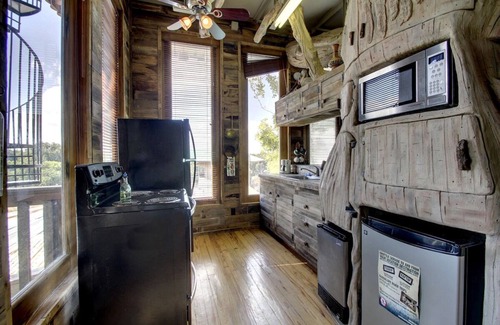New Braunfels House | Redwood Tree Haus - Cloud Lane