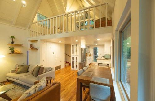 Mill Valley House | Redwood Treehouse Retreat Near Muir Woods w Deck