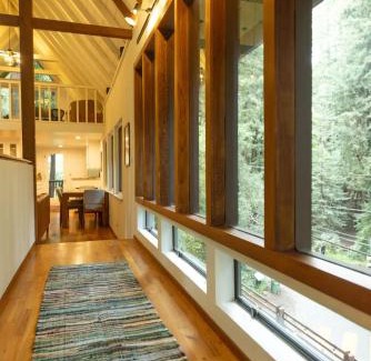 Mill Valley House | Redwood Treehouse Retreat Near Muir Woods w Deck