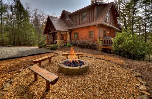Cashes Valley House | Reel Creek Lodge - Fightingtown Creek Cabin