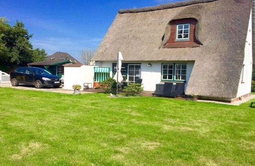 St. Peter-Ording Cottage | Reetdachhaus Lille Dröm