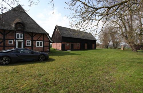 Damlos Ski Chalet | Reetdachkate am Feldrand mit grandiosem Weitblick