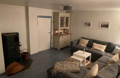 Damlos Ski Chalet | Reetdachkate am Feldrand mit grandiosem Weitblick