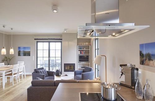 Kreptitz House | Reetland am Meer - Premium Reetdachvilla mit 3 Schlafzimmern, Sauna und Kamin E21
