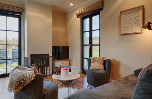 Kreptitz House | Reetland am Meer - Premium Reetdachvilla mit 3 Schlafzimmern, Sauna, Kamin und Massagesessel F05