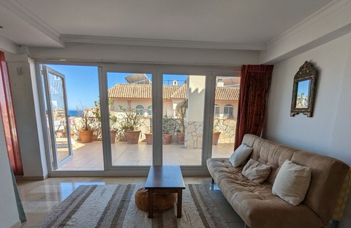 Fuengirola Apartment | Ref: 316 Stunning centric penthouse with sea views