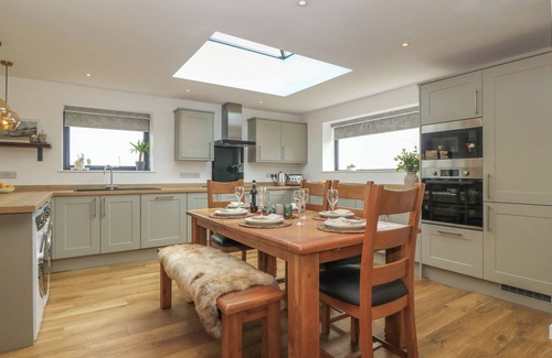 Cemaes Bay Cottage | REFAIL FACH, pet friendly, country holiday cottage in Cemaes Bay
