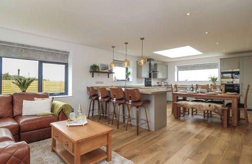 Cemaes Bay Cottage | REFAIL FACH, pet friendly, country holiday cottage in Cemaes Bay