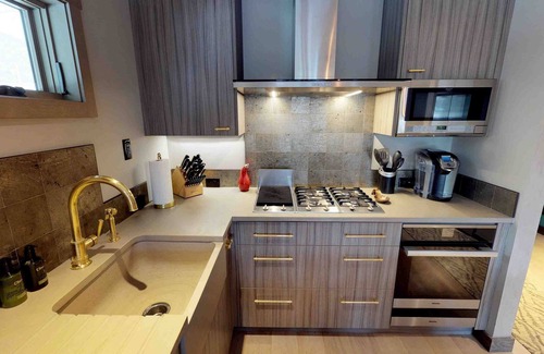 Avon Condo | Refreshed, Modern Avon Condo Near Free Shuttle to Beaver Creek Skiing, Dining
