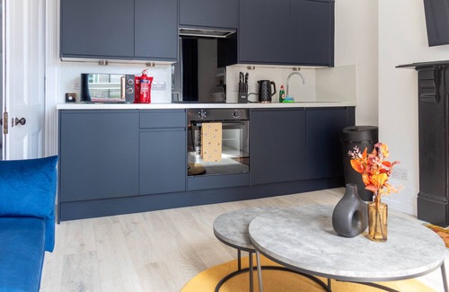 Central Aberdeen Apartment | Refreshing Modern Apartment in Aberdeen