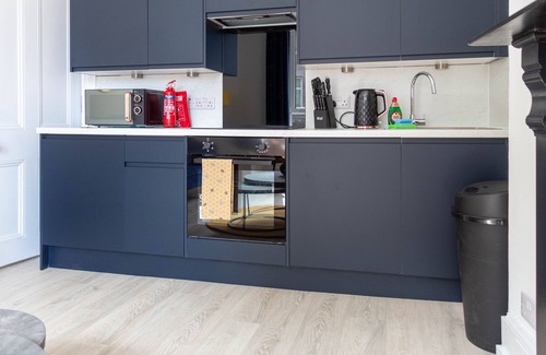 Central Aberdeen Apartment | Refreshing Modern Apartment in Aberdeen
