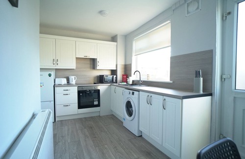 Larkhall House | Refreshing Modern Apartment in South Lanarkshire