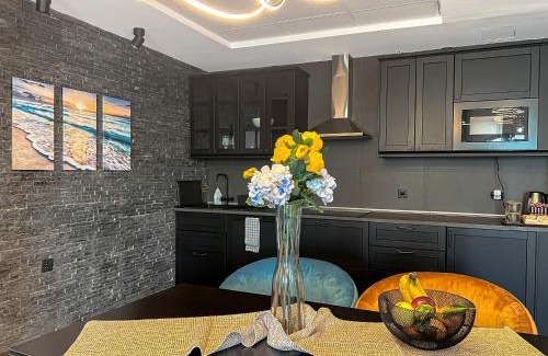 Discovery Gardens Apartment | Refreshing Sunset Apartment 5min walk to Metro