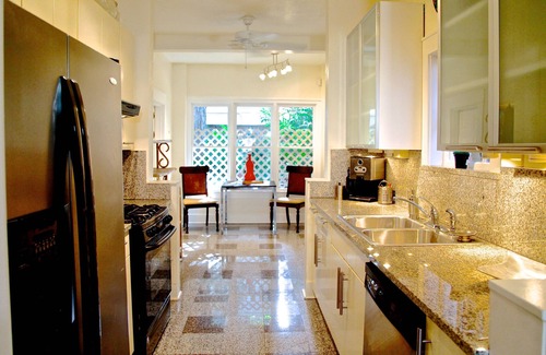 Neartown Apartment | Refuge in the heart of Montrose