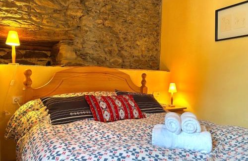 Isavarre Apartment | Refugi de pedra i fusta amb encant by RURAL D'ÀNEU