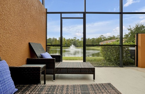 Kissimmee Resort | Regal Oaks Resort Vacation Townhomes by IDILIQ