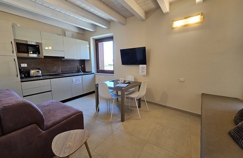 Pacengo Apartment | Regarda - Residenza GJ - 2 floor modern onebedroom apartment with roof terrace