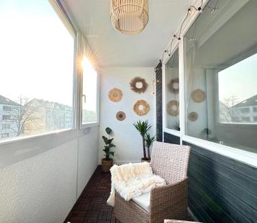 Vahrenwald Apartment | REGENCY - Exklusive zentrale 45m2 Wohnung mit Balkon, WiFi und Netflix