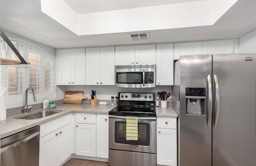 South Scottsdale Condo | Regency Luxury Condo, heated pool & hot tub in Gated Community walk to Old Town