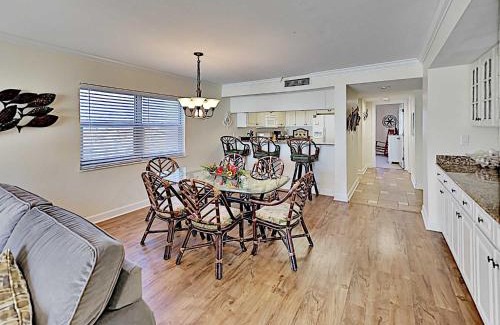 Pensacola Beach Apartment | Regency Towers #308 East