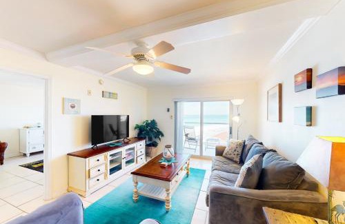 Pensacola Beach Apartment | Regency Towers W 707
