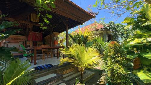 Kemenuh House | Regina Backyard Guest House