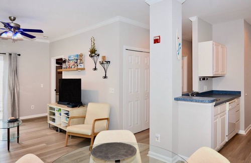 Rehoboth Beach Condo | Rehoboth Beach 3rd Level Condo w/Pool & Parking