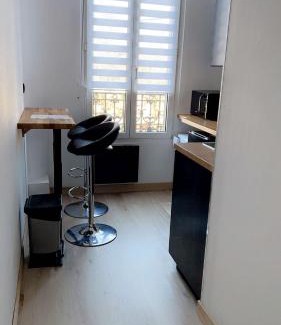 Courlancy Apartment | Reims Blue Sky