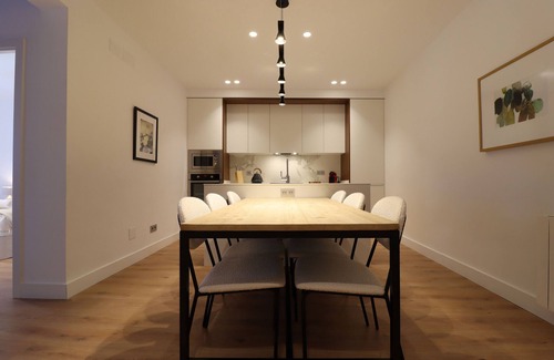 Embajadores Apartment | Reina Sofia Suite II