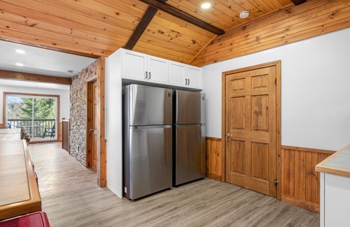 Saint-Faustin-Lac-Carre Ski Chalet | Relais familial: Waterfront and Spa