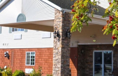 Kelso House | Relax and Recharge in GuestHouse Kelso Longview! Free Parking, Pets Allowed
