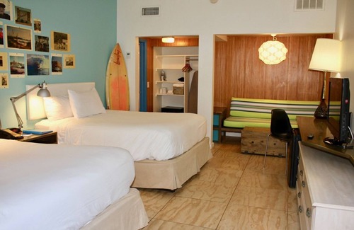 St. Pete Beach Resort | Relax and Unwind! 2 Outdoor Pools | Steps Away from the Beach + Pets Allowed
