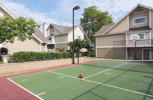 Westlake House | Relax and Unwind! Free Parking, Pets Allowed, Minutes to Walker Road Park